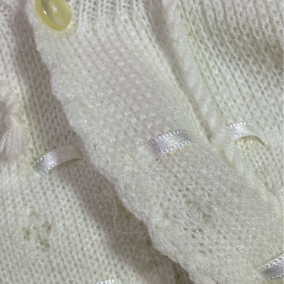 Vintage All Mine Ivory Closed Bottom Baby Gown W/Ribbon Detail, No size tag - Picture 3 of 7